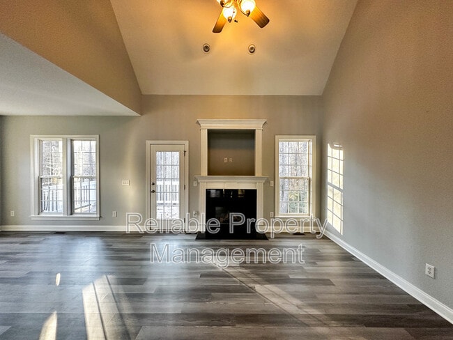 Foto del edificio - 128 Daffodil Ln