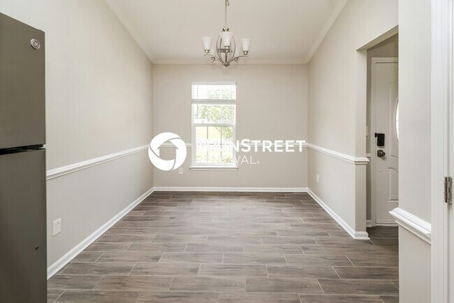 Building Photo - 4 Bedroom Pet-Friendly Home in CHARLOTTE, NC with Main Street Renewal