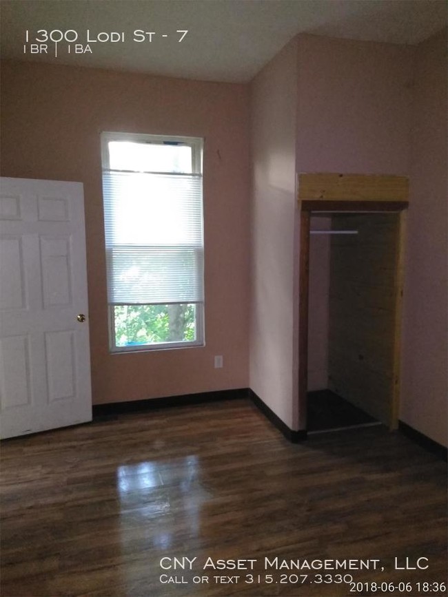 Building Photo - 1300 Lodi St