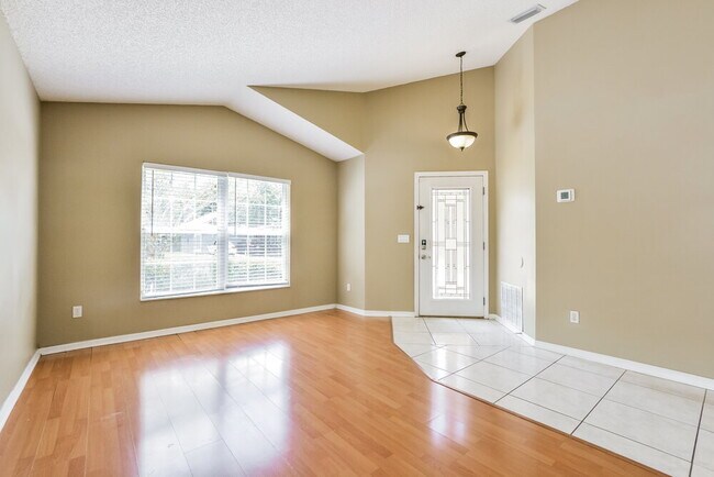 Building Photo - 2113 Carpathian Dr