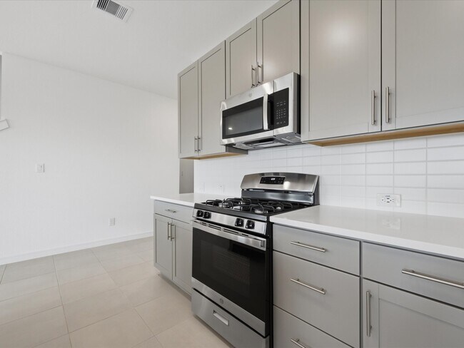 Foto del edificio - 359 W Rose Marie Ln