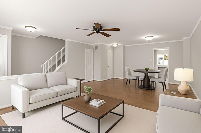 Foto del edificio - 314 Woodleaf Ct