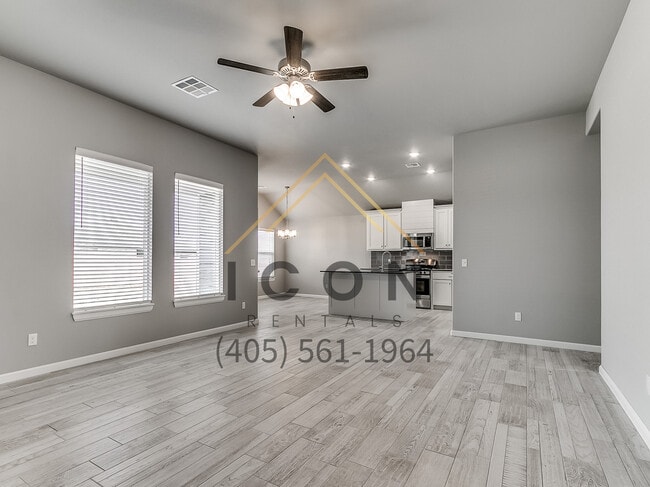 Foto del edificio - 4512 Oasis Ln