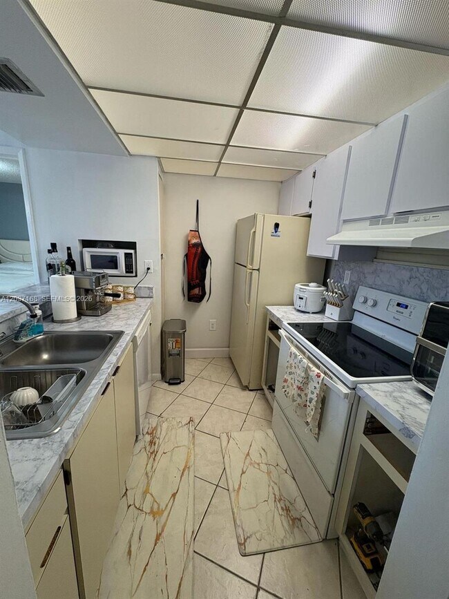Foto del edificio - 7035 NW 186th St