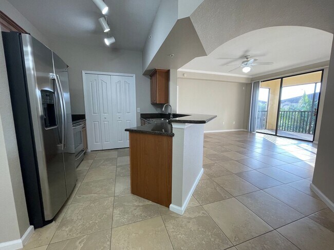 Building Photo - ANNUAL RENTAL -  2 BED / 2 BATH WITH LAKE ...
