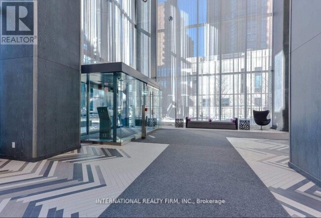 Photo du bâtiment - 1080 Bay St.