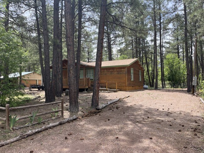 Foto del edificio - 2825 Pinon Pine Dr