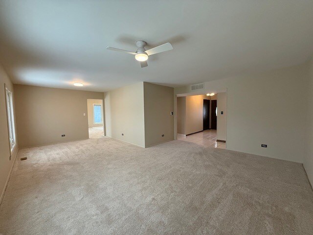 Foto del edificio - 810 W Lakeside Plaza