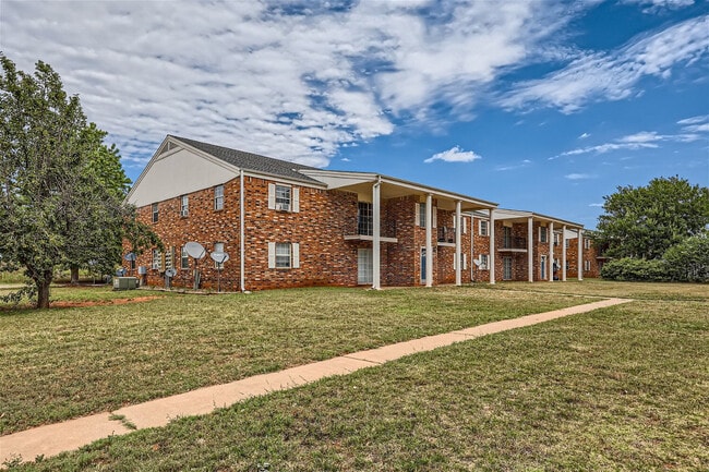 Building Photo - Heritage Hollow
