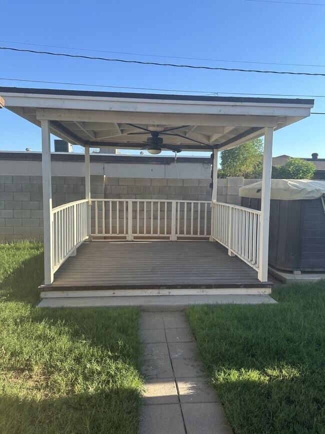 Foto del edificio - 4 Bedroom in Mesa @ Mesa Dr & Southern!