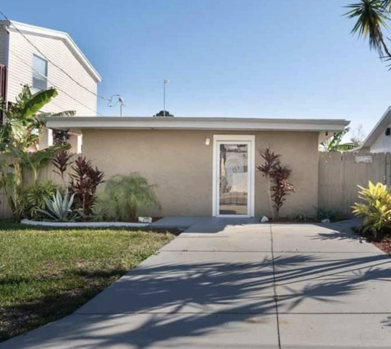 Foto principal - 14982 Edgewater Cir