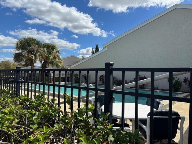 Foto del edificio - 5395 Vineland Rd