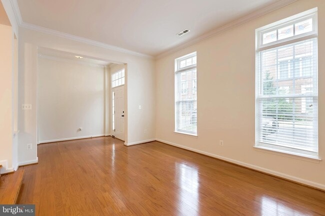 Foto del edificio - 22948 Fanshaw Square