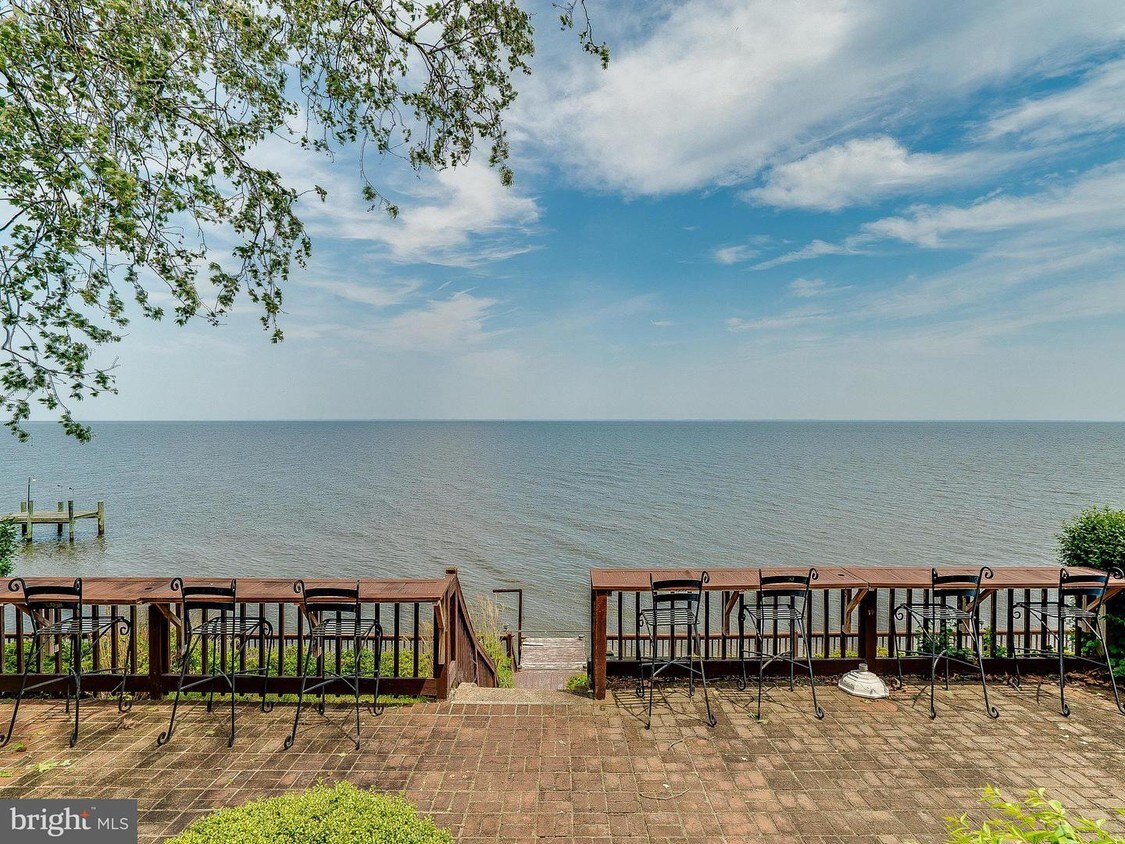Foto principal - 323 Bay Front Dr