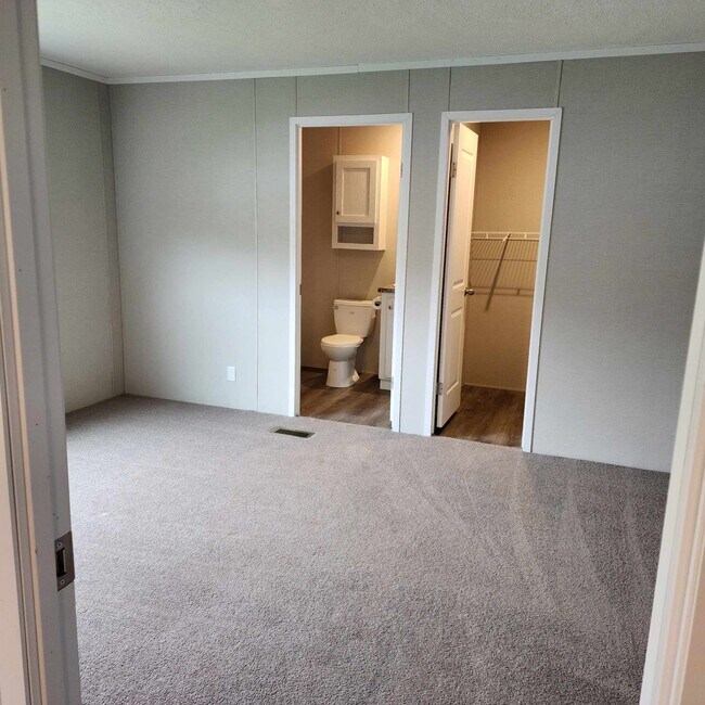 Building Photo - 263 Bay Port Cir
