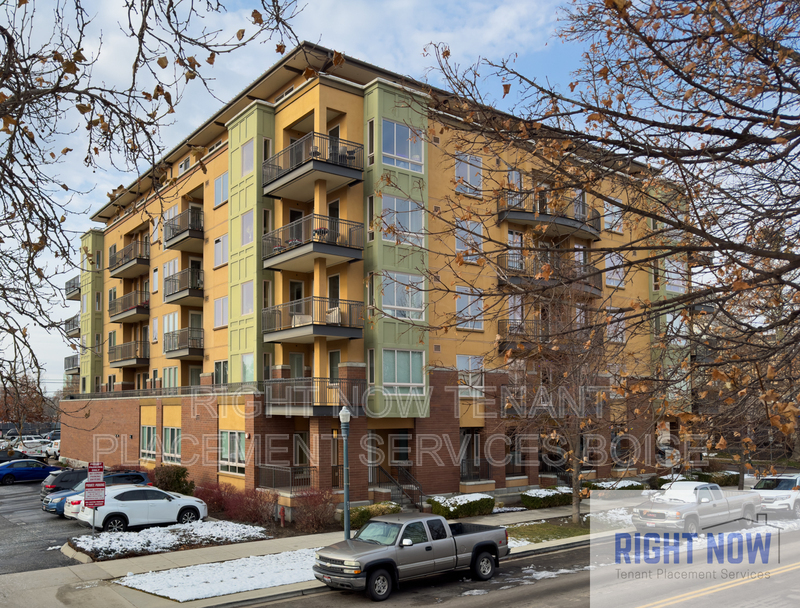Foto principal - 323 W Jefferson St