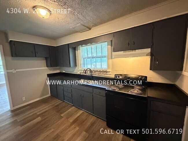 Foto del edificio - 4304 W 22nd St