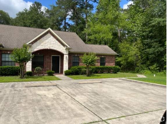 Building Photo - 2607 Appian Way