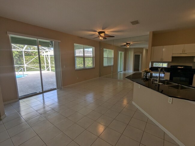 Building Photo - 601 Waverly Cir