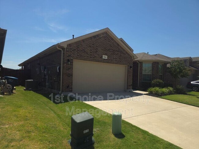 Foto del edificio - 844 Greenford Mnr