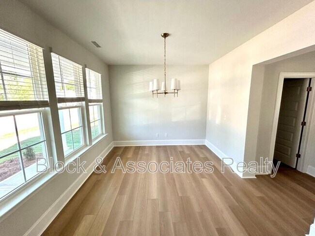 Building Photo - 544 Georgias Landing Parkway