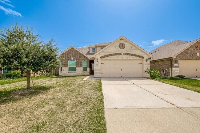 Building Photo - 21022 Echo Manor Dr