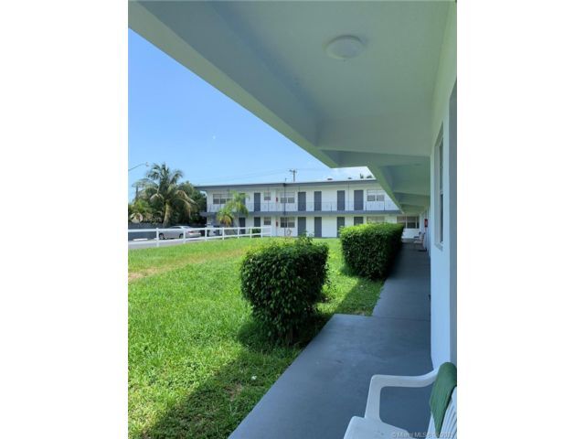 Building Photo - 2300 Pierce St