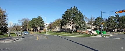 Building Photo - Bayview Mews