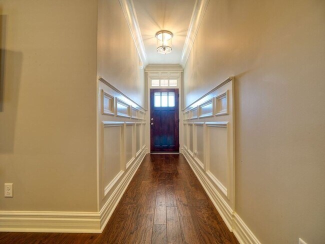 Foto del edificio - Beautiful 4BD/3.5BA. Fenced in Back Yard!!