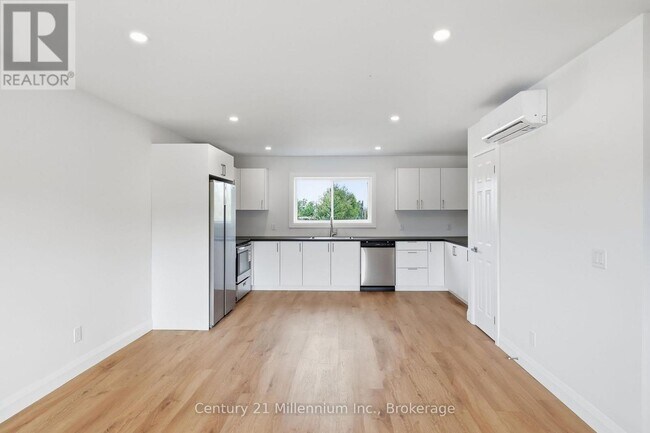 Photo du bâtiment - 9592 Beachwood Rd
