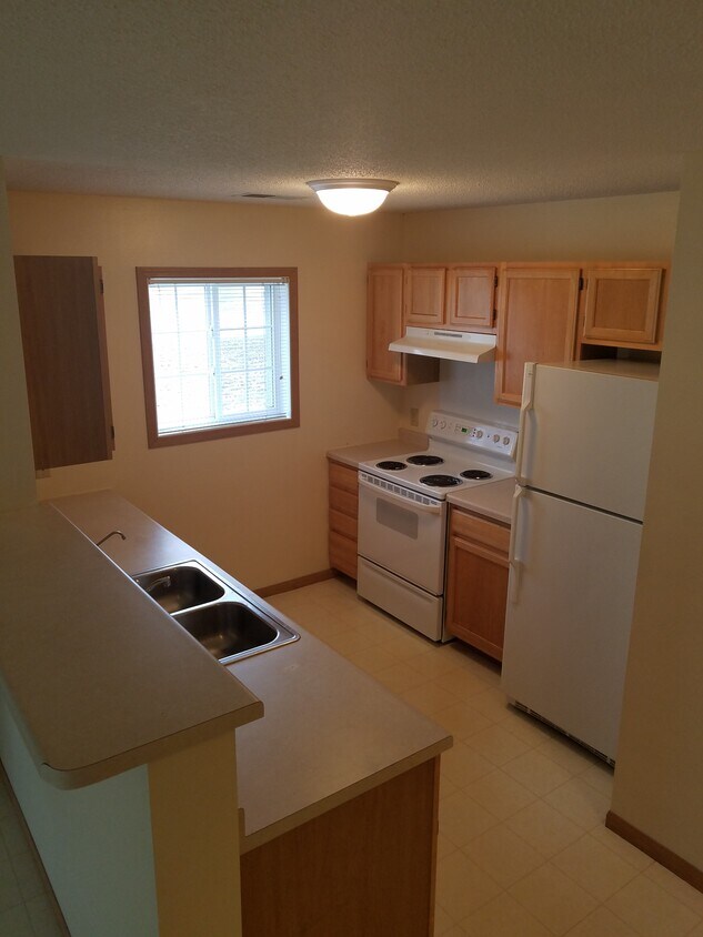 Foto principal - 233 Birch St N