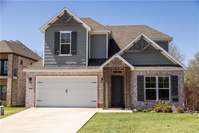 Building Photo - 2195 N Woodlark Ln