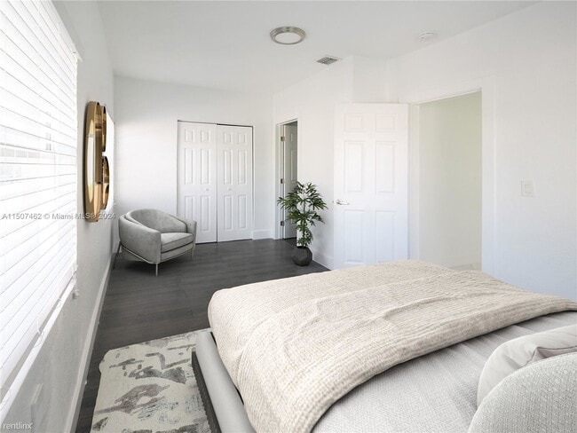 Building Photo - 3 br, 2 bath House - 2272 NW 2nd St # 2