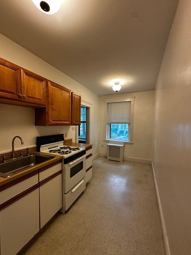 Foto del edificio - Charming 1-Bedroom Apartment Near Harvard ...