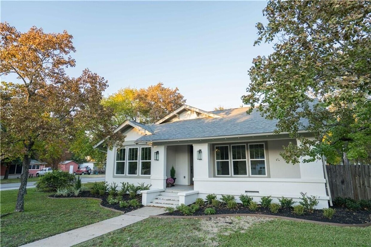 Primary Photo - AUGUST 2025 PRE-LEASE!! Stunning Remodeled...