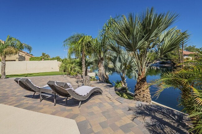 Foto del edificio - Luxury Waterfront Home in Ocotillo – Avail...