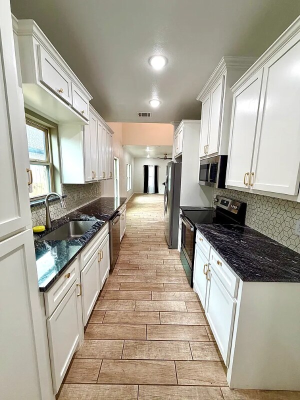 Foto del edificio - 8901 Silver Crk Rd