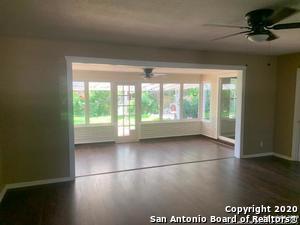 Foto del edificio - 306 Teakwood Ln