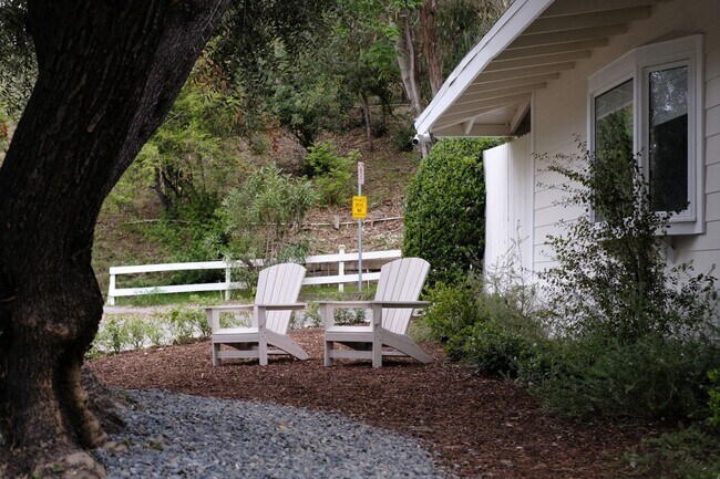 Building Photo - Beautiful Tarzana Rental!