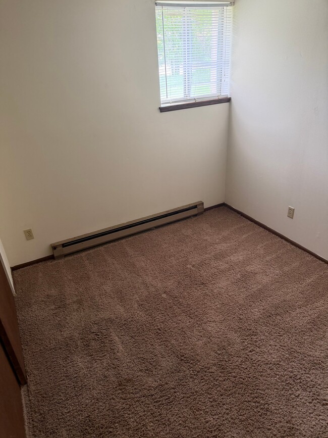 Building Photo - 431 W Main St