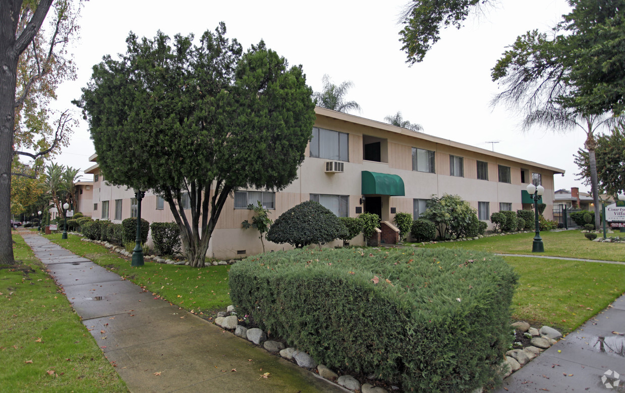 Primary Photo - Courtyard Villas