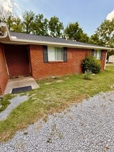 Building Photo - 425 Ezell Pike