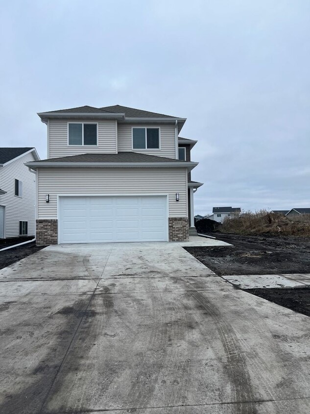 Primary Photo - New 3 Bedroom/2.5 Bathroom House - Rent Wi...