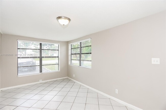 Building Photo - 1367 NE 27th St