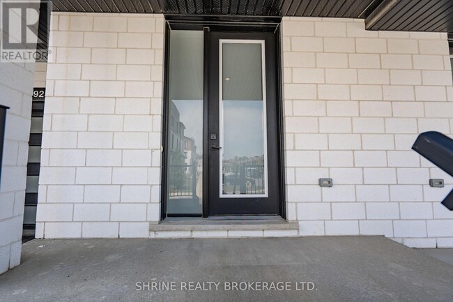 Photo du bâtiment - 925 Sarnia Rd