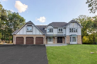 Building Photo - 71 Crestview Dr