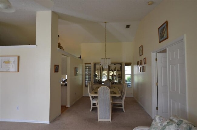 Building Photo - 502 Concha Dr