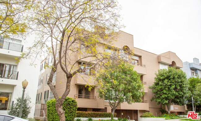 Foto del edificio - 10640 Wilkins Ave