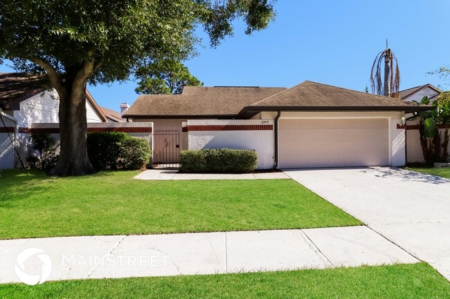 Building Photo - 6909 Silvermill Dr