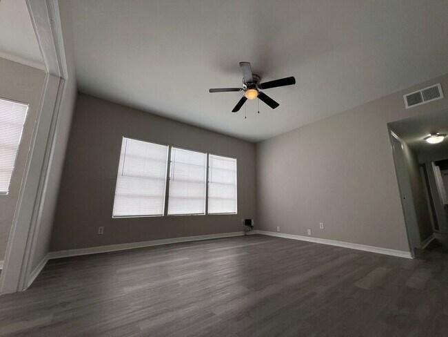 Foto del edificio - 163 Ave A SE